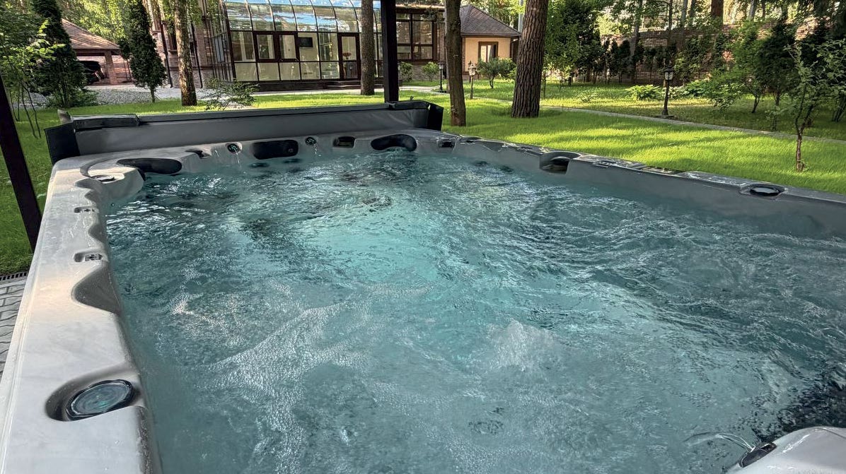 Всесезонная гидромассажная SPA-ванна