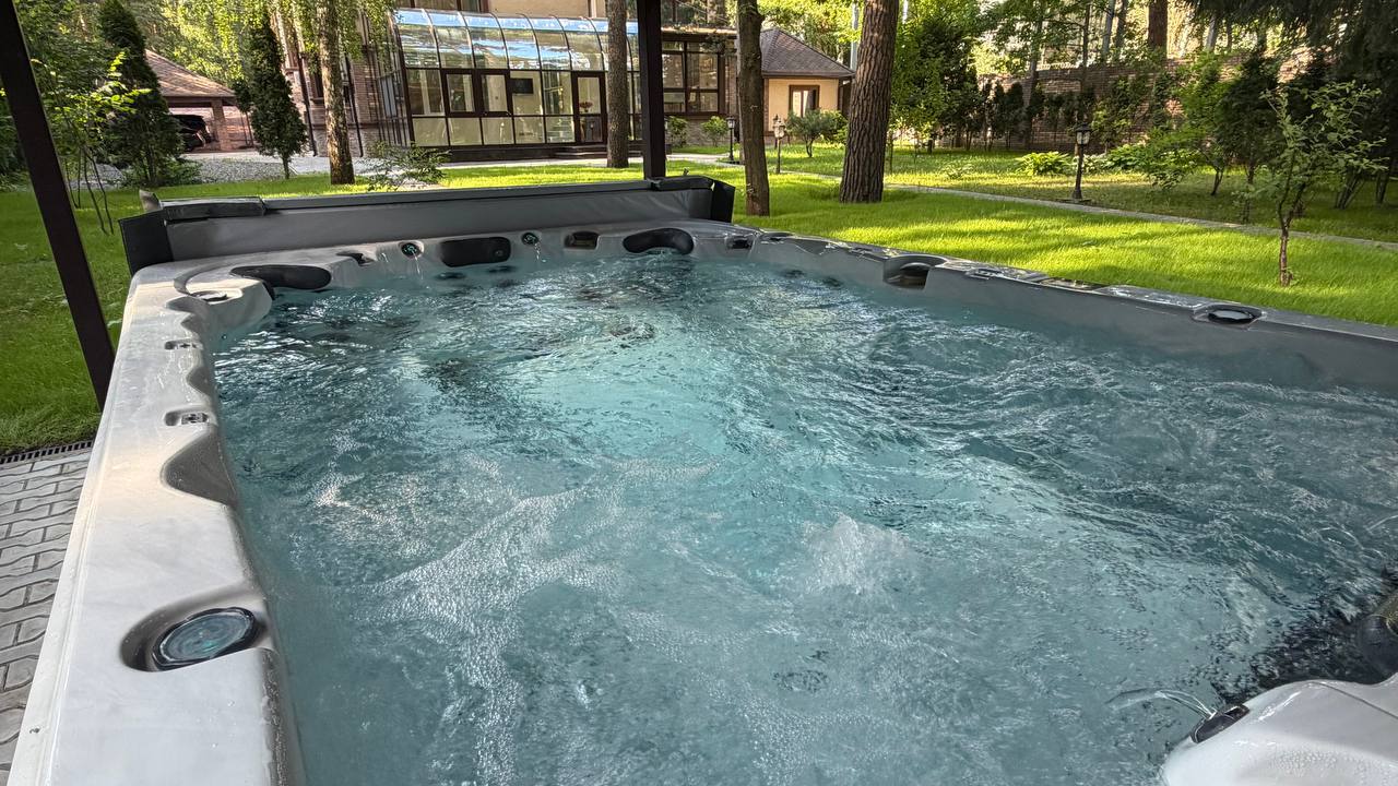 Всесезонная гидромассажная SPA-ванна