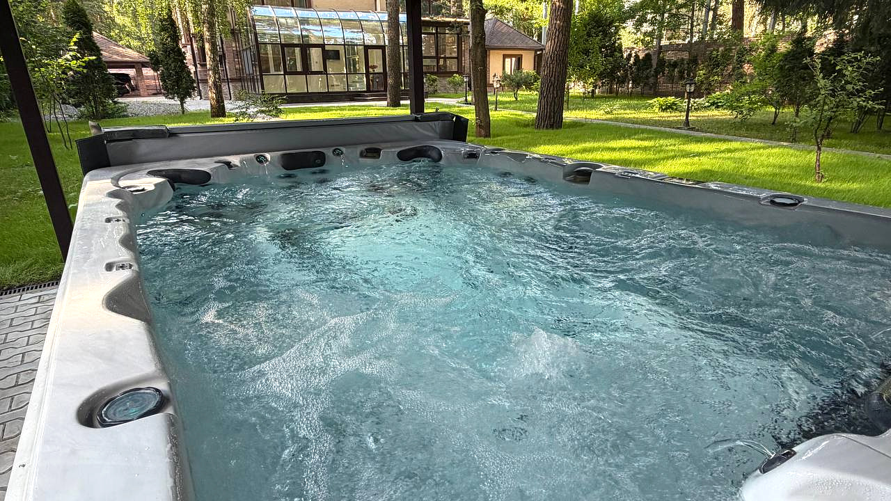 Всесезонная гидромассажная SPA-ванна